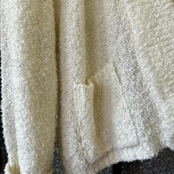Vintage 1970s Le Chois Cream Cardigan - Picture 4 of 4